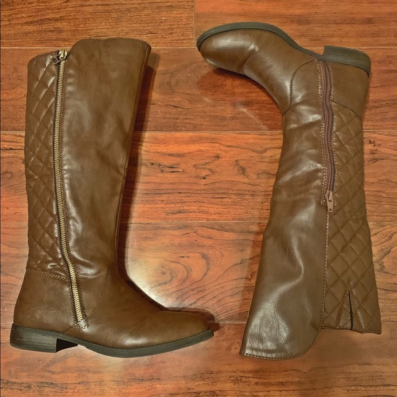 Mossimo Supply Co. Shoes - Brown boots (accepting offers)